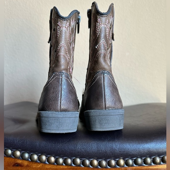 COPY - Size 9 little girl brown side zip up Western Cowgirl boots. - Picture 7 of 10